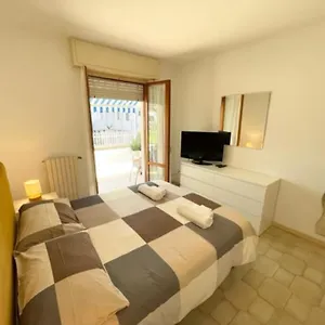 Appartamento Parcheggio Gratis - Giardino - Mare 900 Mt - Wifi